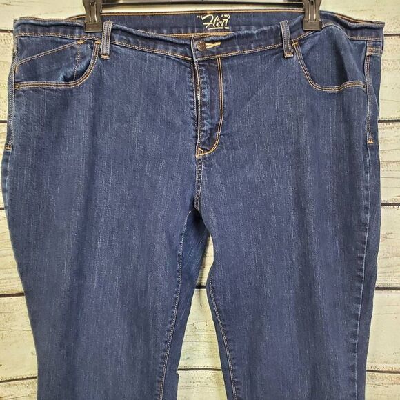 Old Navy The Flirt Women’s Bootcut Jeans Size 20 Regular Medium Wash Stretch - Picture 2 of 6